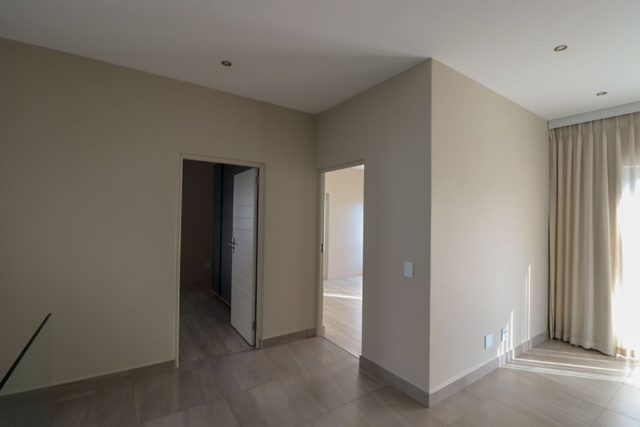 To Let 3 Bedroom Property for Rent in Bryanston Gauteng
