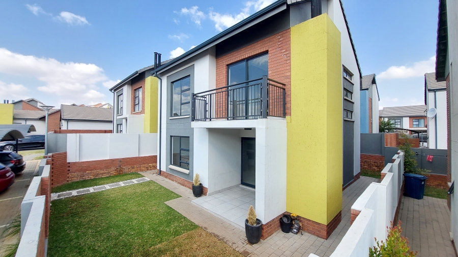 3 Bedroom Property for Sale in Amberfield Gauteng