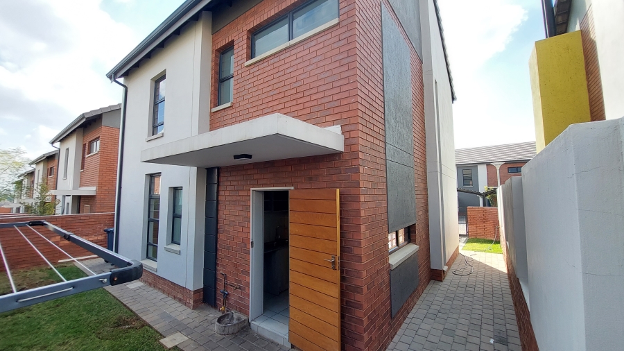3 Bedroom Property for Sale in Amberfield Gauteng