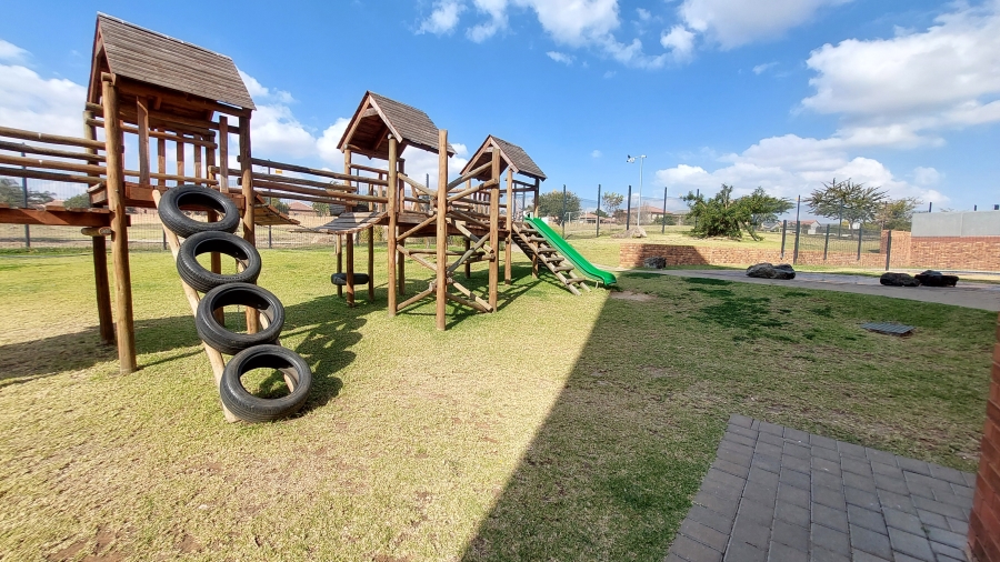 3 Bedroom Property for Sale in Amberfield Gauteng