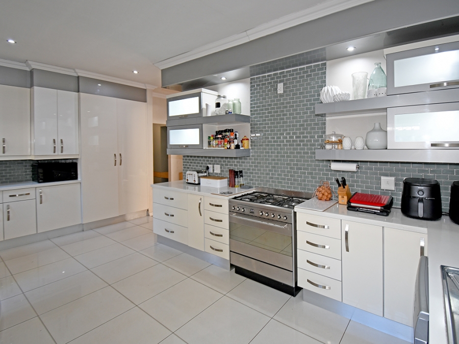 5 Bedroom Property for Sale in Parkmore Gauteng