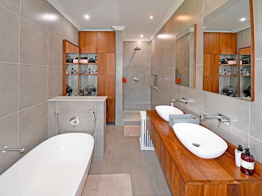 5 Bedroom Property for Sale in Parkmore Gauteng