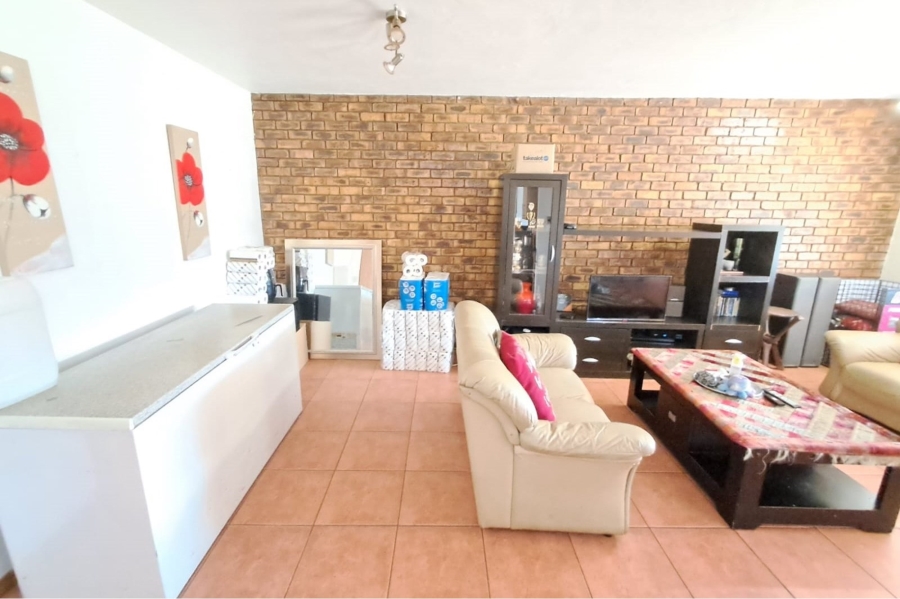 3 Bedroom Property for Sale in Hennopspark Gauteng