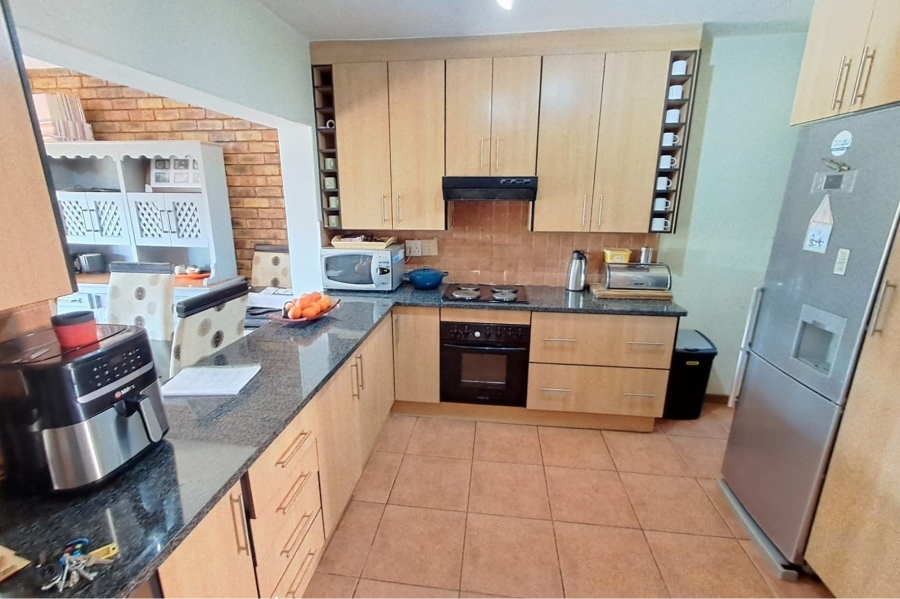 3 Bedroom Property for Sale in Hennopspark Gauteng