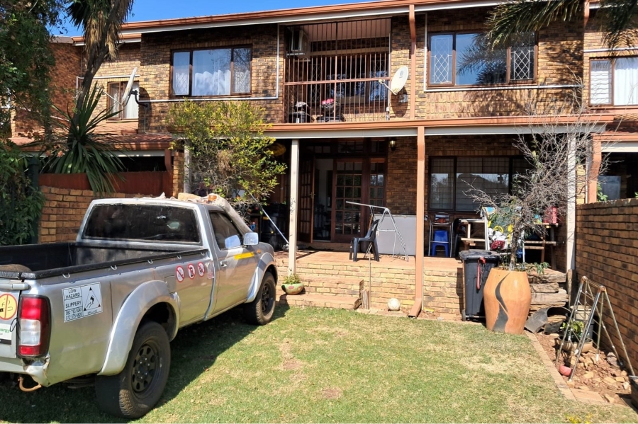 3 Bedroom Property for Sale in Hennopspark Gauteng