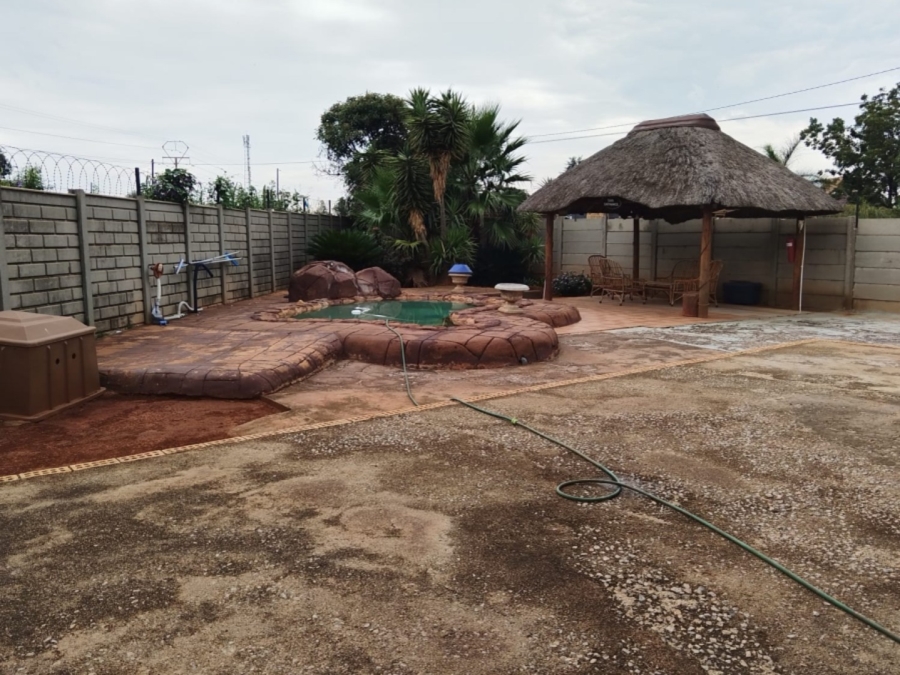 3 Bedroom Property for Sale in Toekomsrus Gauteng