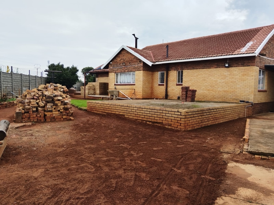 3 Bedroom Property for Sale in Toekomsrus Gauteng