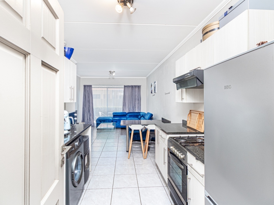 1 Bedroom Property for Sale in Beverley Gauteng