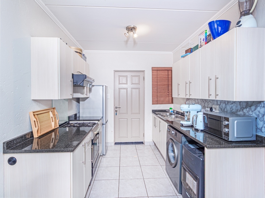1 Bedroom Property for Sale in Beverley Gauteng