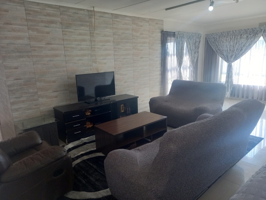 4 Bedroom Property for Sale in Noordwyk Gauteng