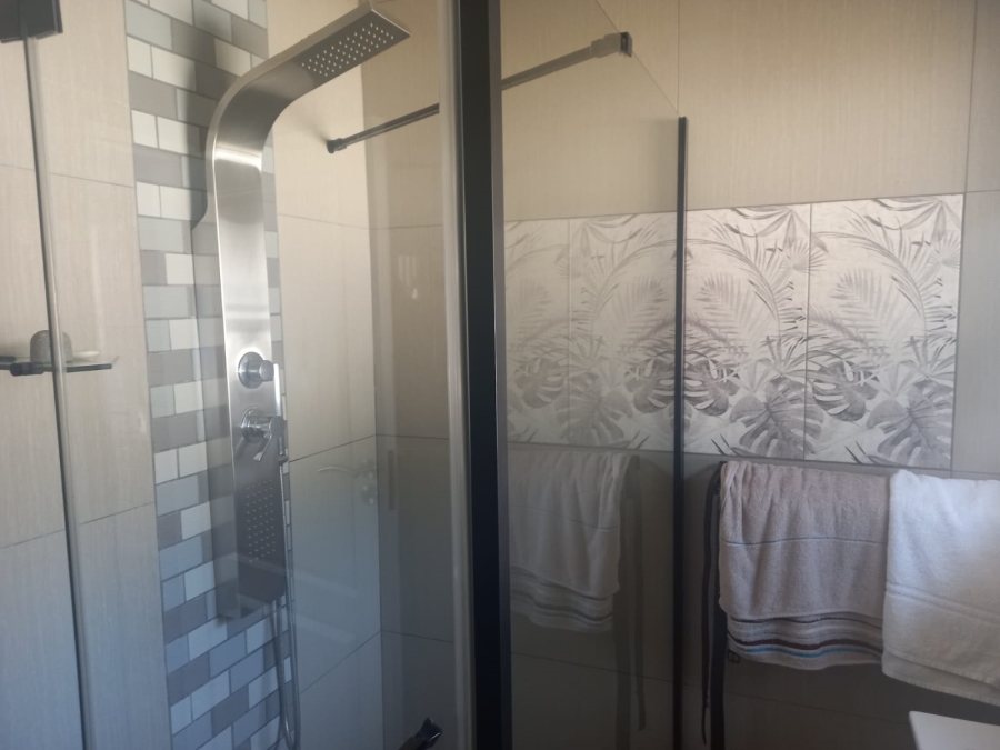 4 Bedroom Property for Sale in Noordwyk Gauteng