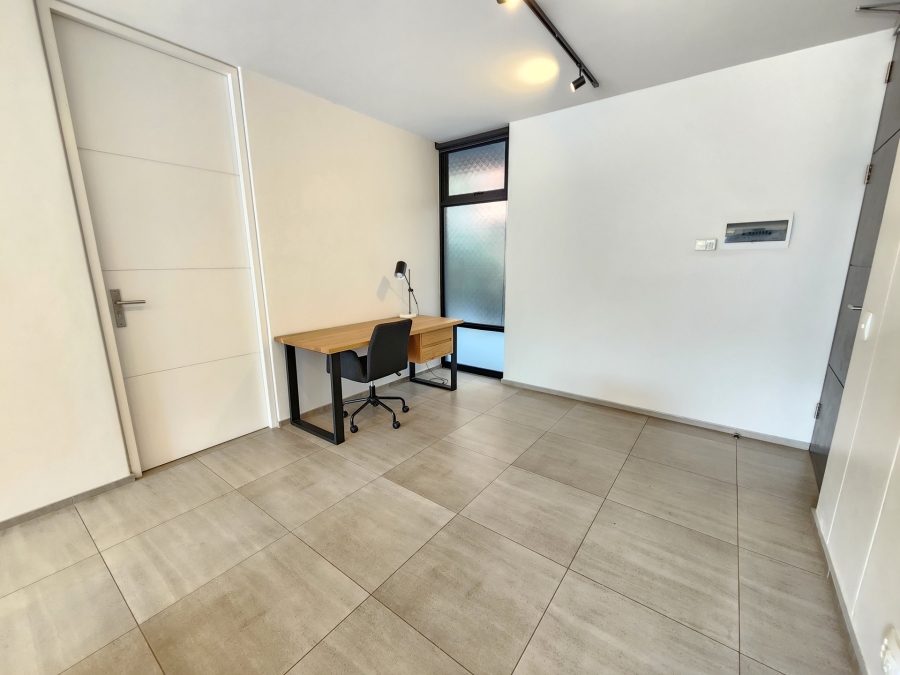 2 Bedroom Property for Sale in Nieuw Muckleneuk Gauteng