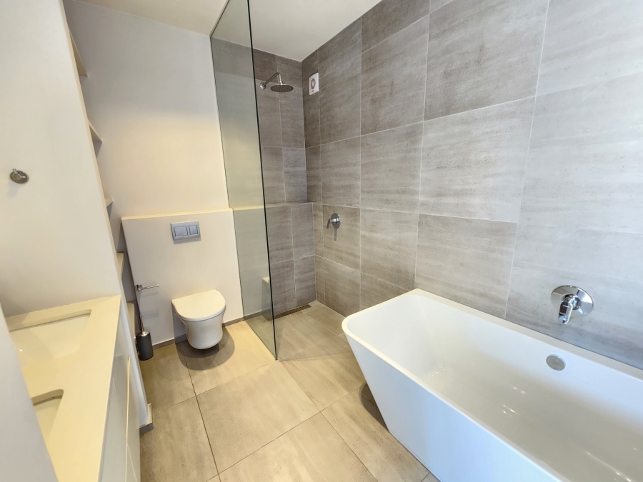 2 Bedroom Property for Sale in Nieuw Muckleneuk Gauteng