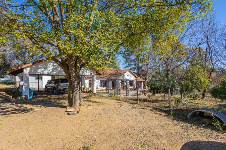 14 Bedroom Property for Sale in Chartwell Gauteng