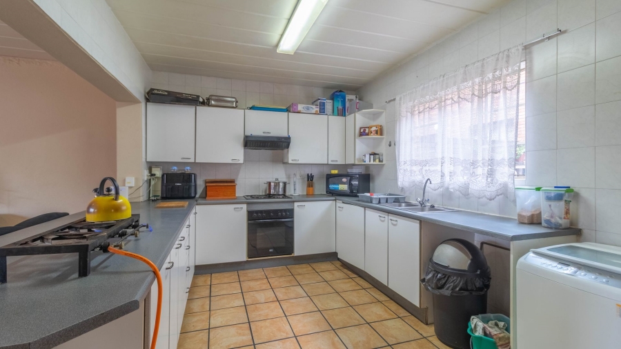2 Bedroom Property for Sale in South Crest Gauteng