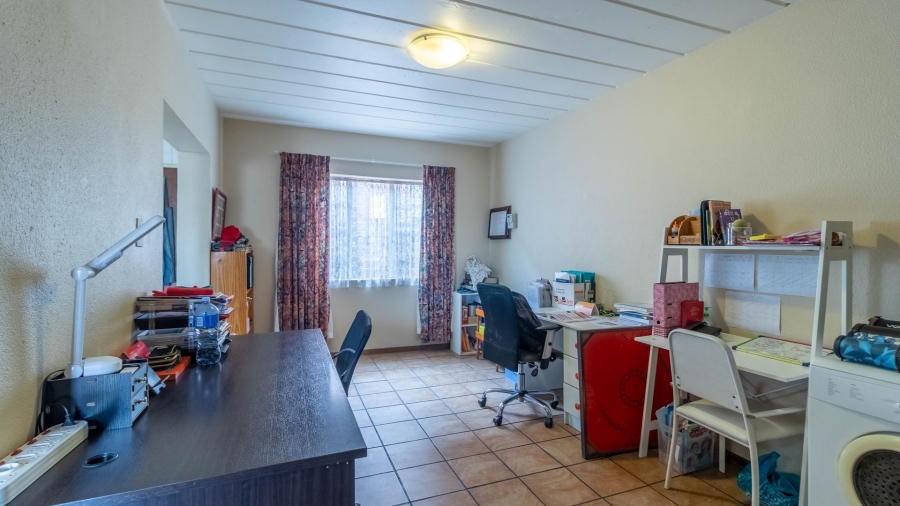 2 Bedroom Property for Sale in South Crest Gauteng