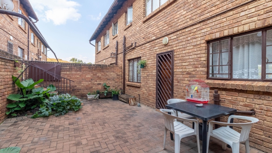 2 Bedroom Property for Sale in South Crest Gauteng