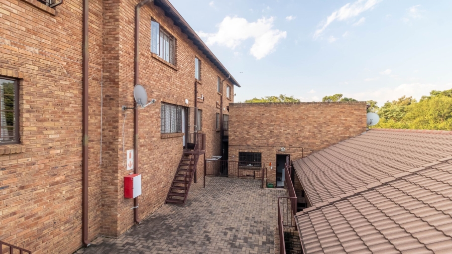 2 Bedroom Property for Sale in South Crest Gauteng