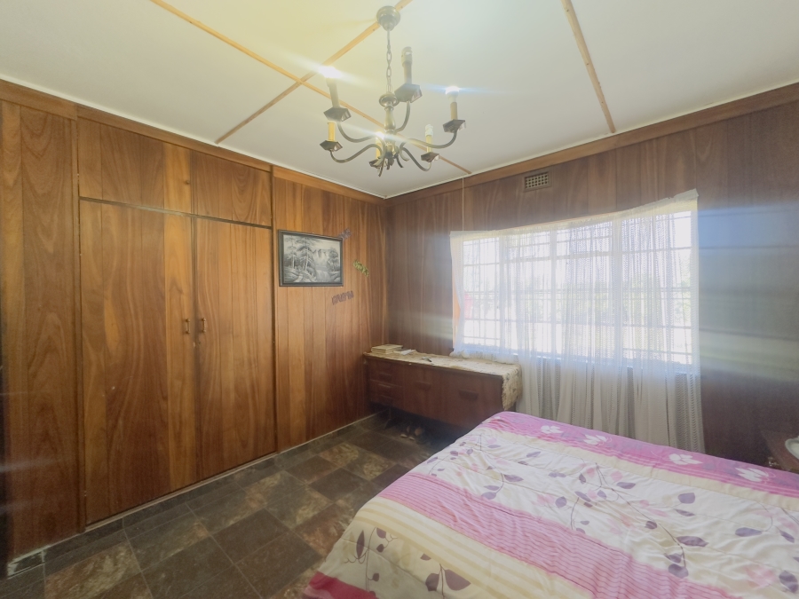 5 Bedroom Property for Sale in Lambton Gauteng