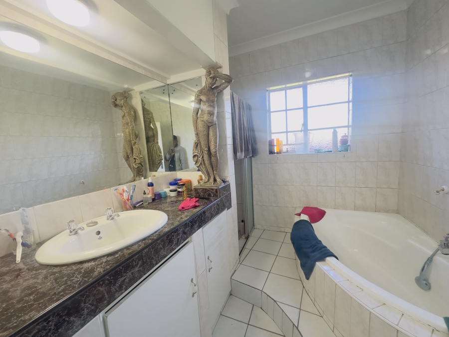 5 Bedroom Property for Sale in Lambton Gauteng