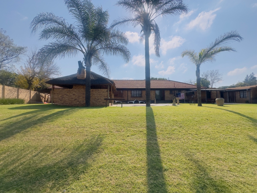 5 Bedroom Property for Sale in Lambton Gauteng