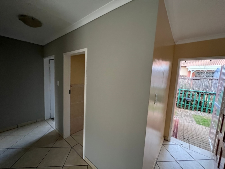 To Let 2 Bedroom Property for Rent in Illiondale Gauteng