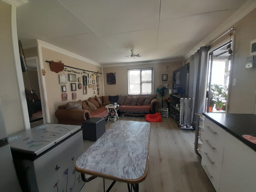 To Let 2 Bedroom Property for Rent in Risiville Gauteng