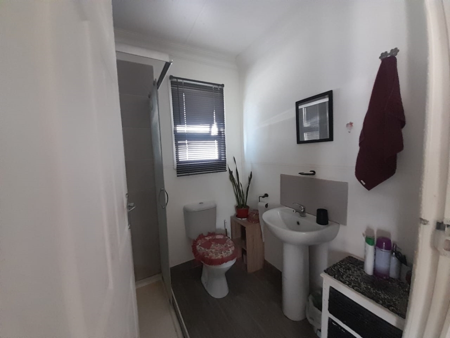 To Let 2 Bedroom Property for Rent in Risiville Gauteng