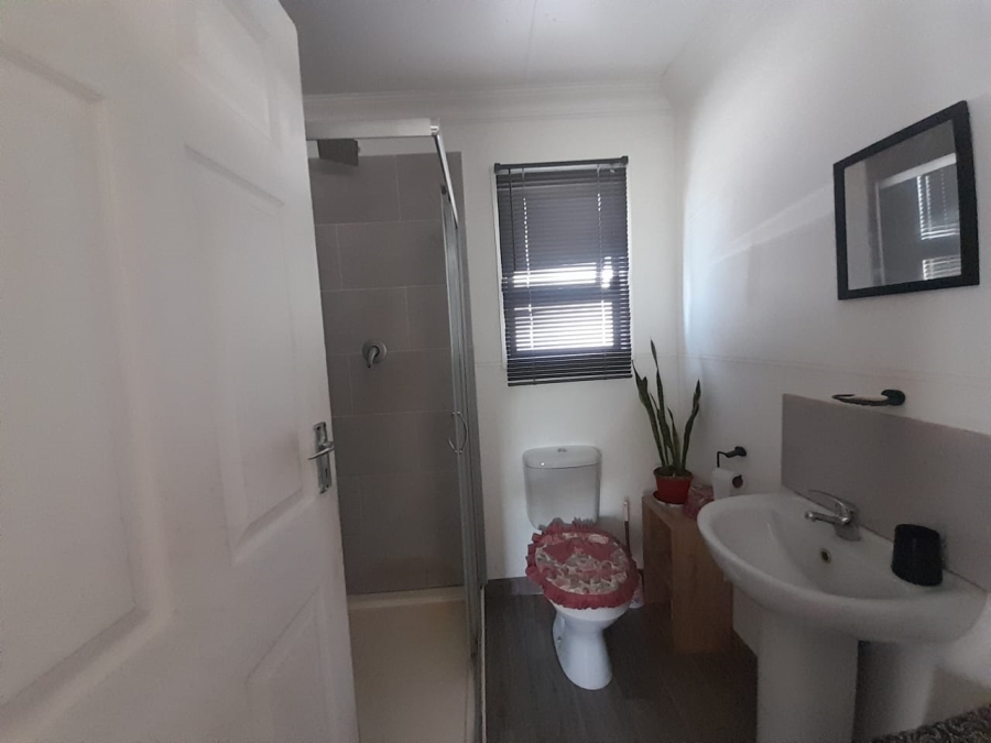To Let 2 Bedroom Property for Rent in Risiville Gauteng