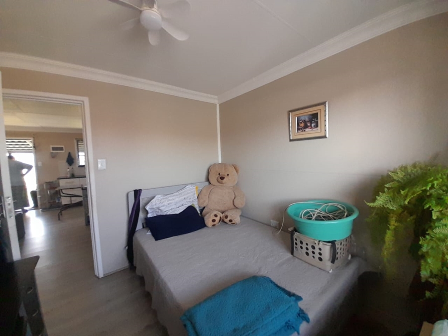 To Let 2 Bedroom Property for Rent in Risiville Gauteng