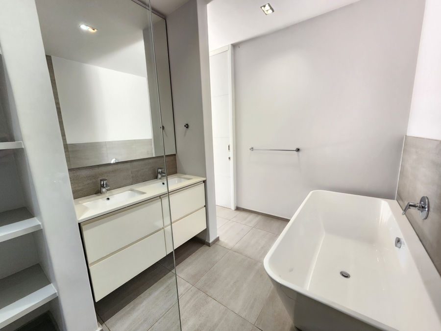 3 Bedroom Property for Sale in Nieuw Muckleneuk Gauteng