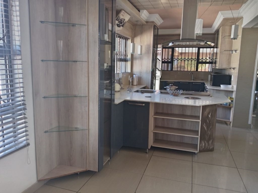4 Bedroom Property for Sale in Brackenhurst Gauteng