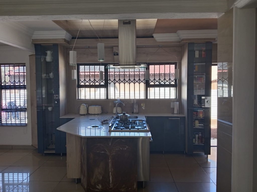 4 Bedroom Property for Sale in Brackenhurst Gauteng