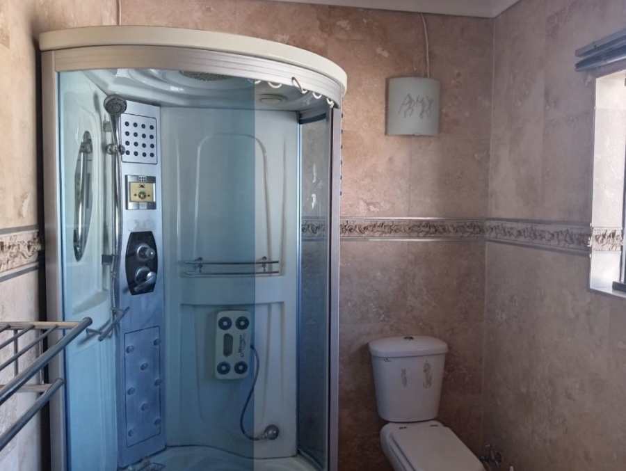 4 Bedroom Property for Sale in Brackenhurst Gauteng