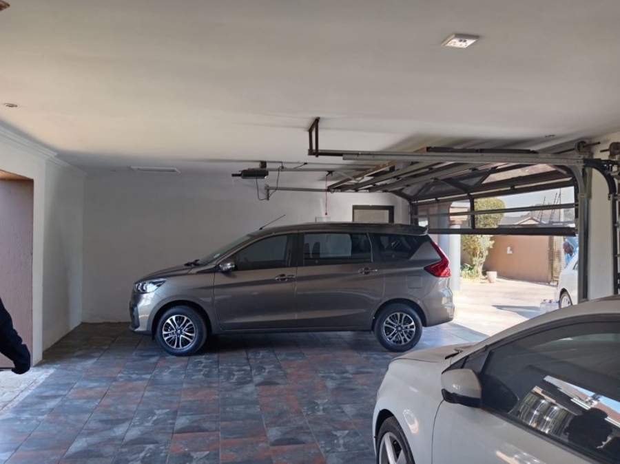 4 Bedroom Property for Sale in Brackenhurst Gauteng
