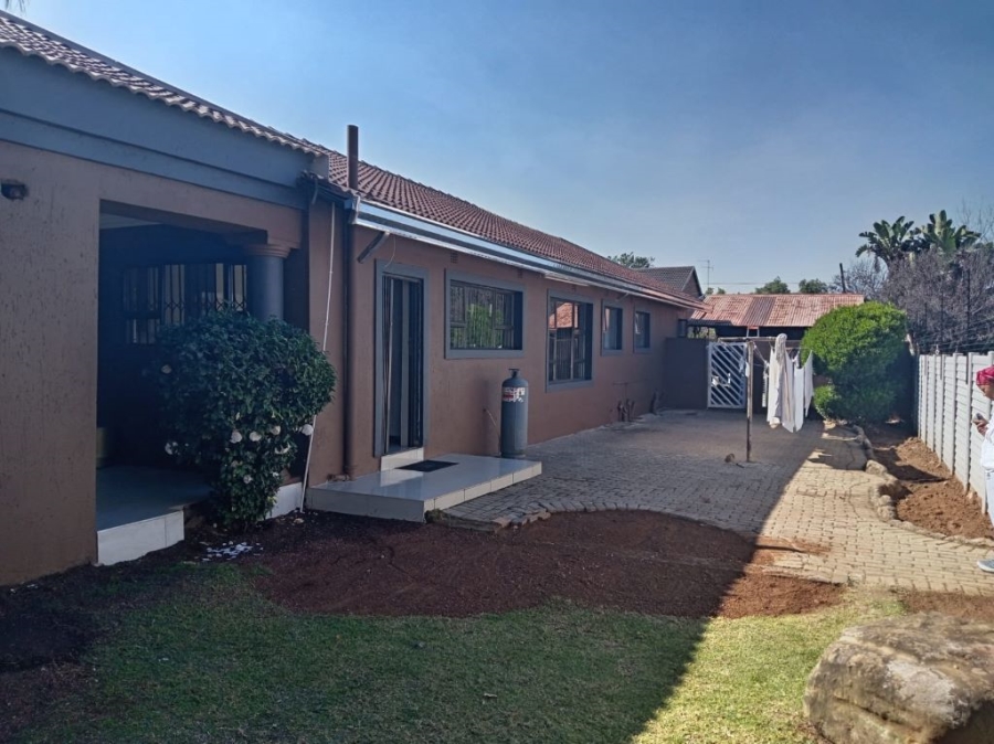 4 Bedroom Property for Sale in Brackenhurst Gauteng