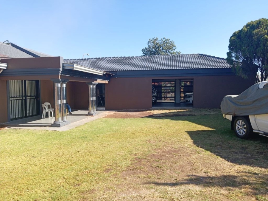 4 Bedroom Property for Sale in Brackenhurst Gauteng