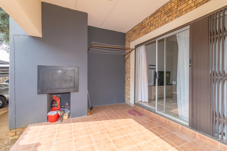 2 Bedroom Property for Sale in North Riding Gauteng