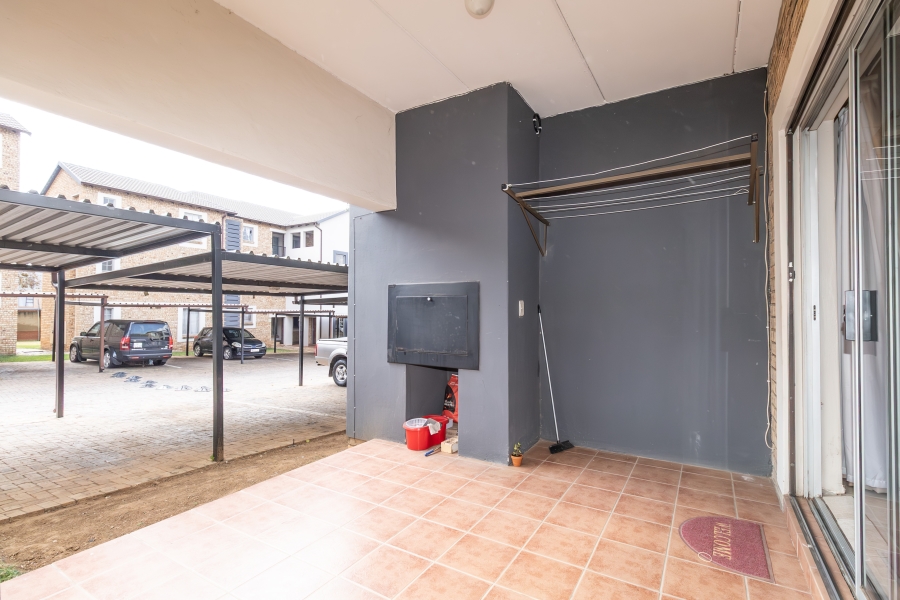 2 Bedroom Property for Sale in North Riding Gauteng