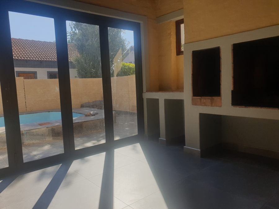 To Let 3 Bedroom Property for Rent in Equestria Gauteng