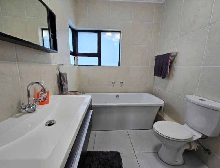 2 Bedroom Property for Sale in Bassonia Gauteng