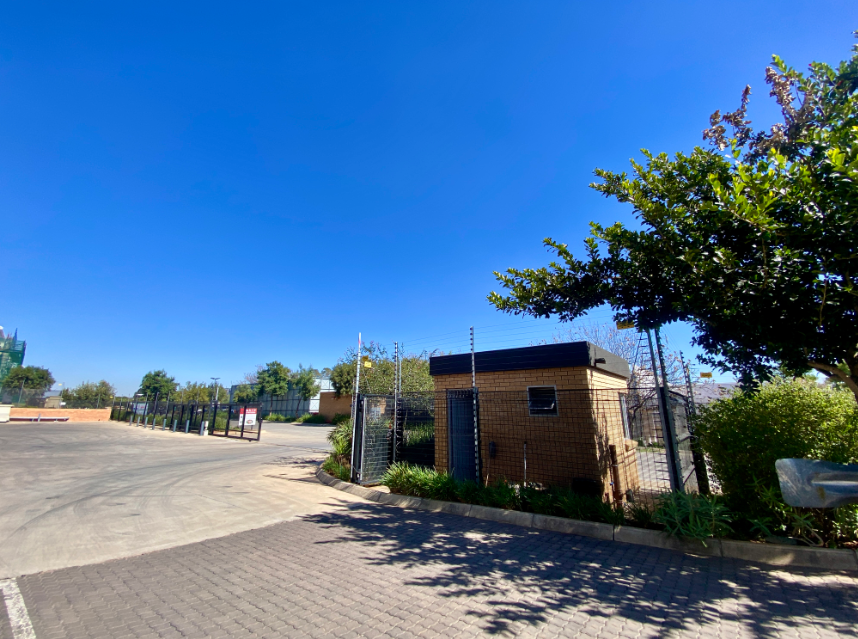 To Let commercial Property for Rent in Randjespark Gauteng