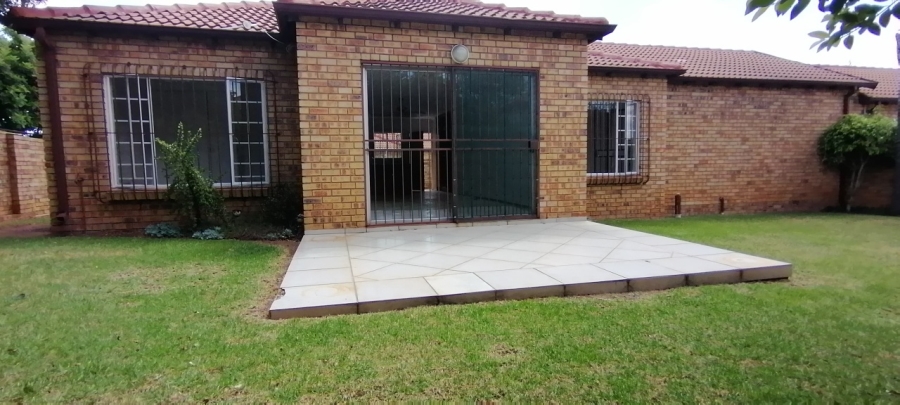 To Let 3 Bedroom Property for Rent in Wilgeheuwel Gauteng