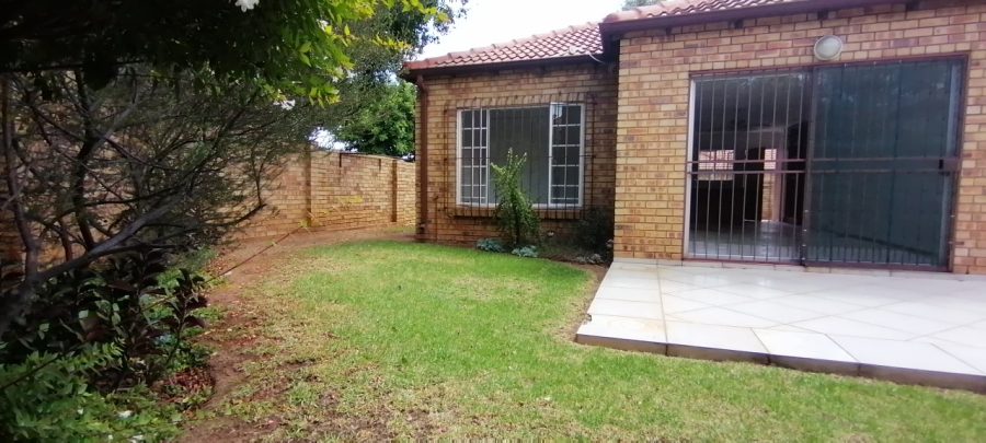 To Let 3 Bedroom Property for Rent in Wilgeheuwel Gauteng