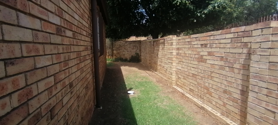 To Let 3 Bedroom Property for Rent in Wilgeheuwel Gauteng