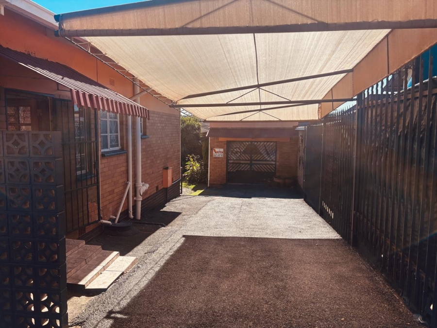 3 Bedroom Property for Sale in Wentworth Park Gauteng
