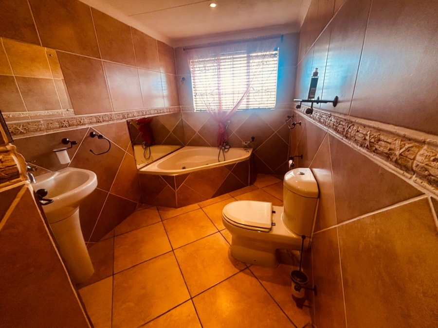 3 Bedroom Property for Sale in Wentworth Park Gauteng