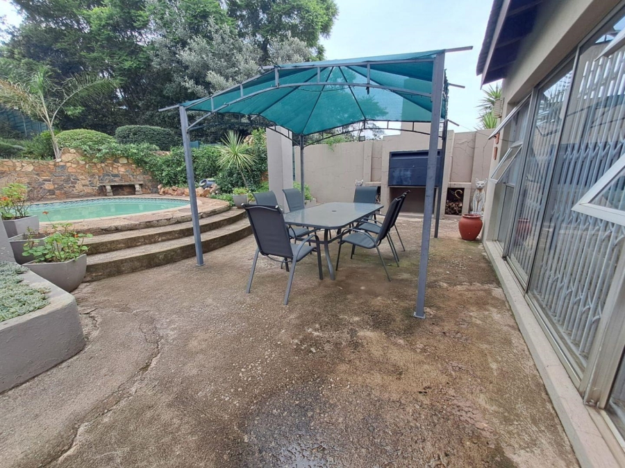 4 Bedroom Property for Sale in Northcliff Gauteng