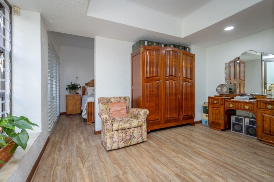 5 Bedroom Property for Sale in Fairland Gauteng