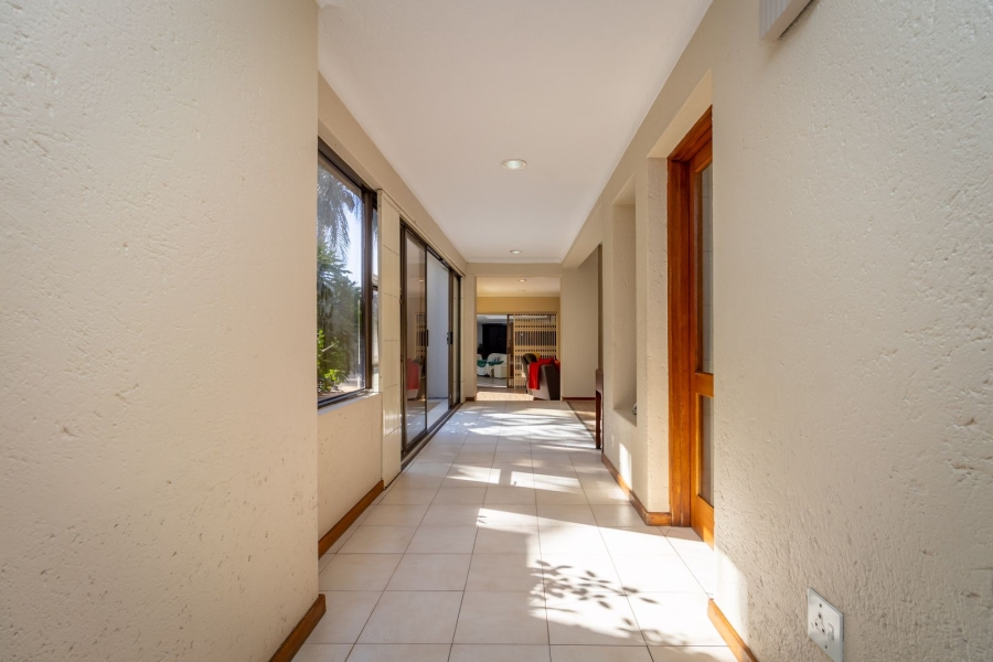5 Bedroom Property for Sale in Fairland Gauteng
